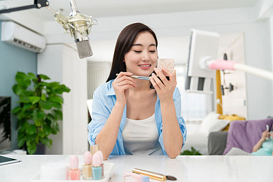 美女扒开内 的坤坤软件,揭秘：美女用户的新宠软件，惊喜连连