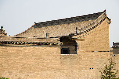商务出差旅行女老板戴帽子,女老板出差戴帽，时尚魅力引关注-2