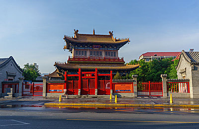 老师穿白色双开真丝旗袍怎么穿,旗袍新风尚：白色旗袍穿搭秘籍大揭秘-1