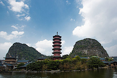 丝袜老师踩我的 出精:校园互动新游戏,丝袜老师等你来挑战-4
