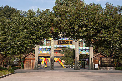 高中足球体育生被室友玩弄j,校园恶作剧引发关注，隐私受损心理受创-2