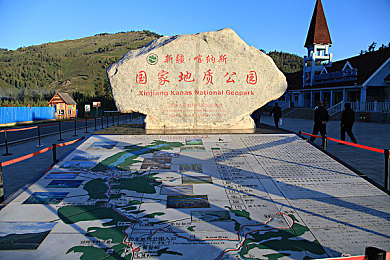 男生撕开  暍奶,校园惊现违禁品，青少年心理健康引关注