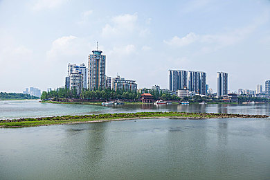 老师用刷子刷学生脚底心作文:游戏奇观:《教育风暴》教学新玩法引关注-3