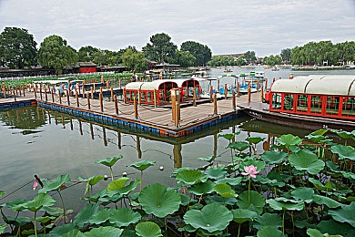 暗呦小u女国产精品,国产游戏崛起，神秘冒险之旅引关注-3