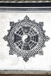 七八个变态用毛笔戳我尿孔,厕所惊魂，毛笔袭击变态行径引关注-3