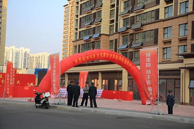 阿娇陈冠希露双奶头:明星互动引关注,阿娇转型之路如何?-2