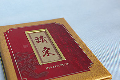 老头添女荫道口视频,雨中父爱暖人心，亲情力量感动众-3